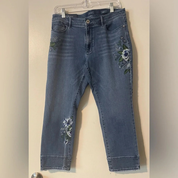 J. Jill Authentic Fit Cropped Floral Embroidered Double Hem NWT Jeans Size 8 - Picture 1 of 15